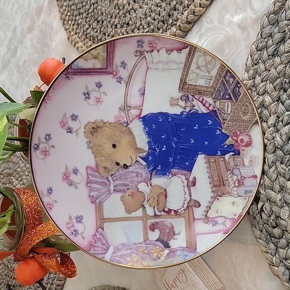 PLATE - Picture 1 of 2